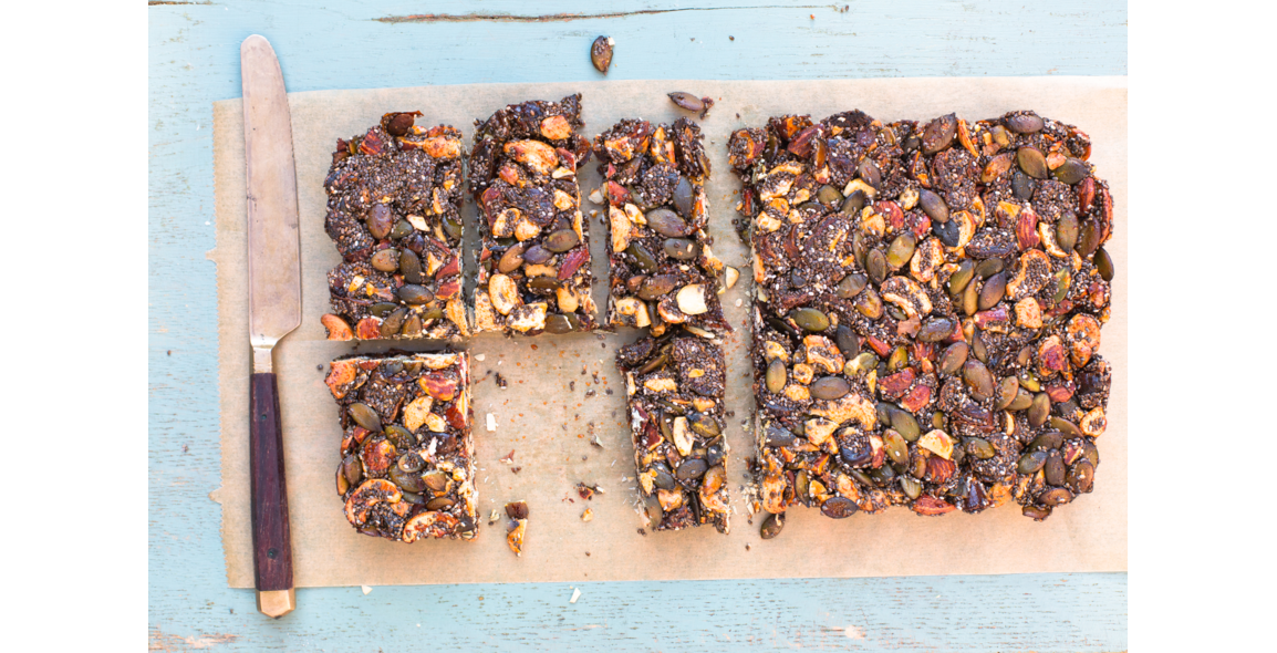 Date and nut seed bar