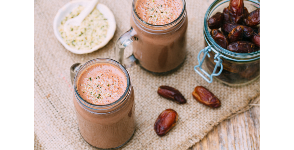 Protein smoothie with hemp seeds and cocoa