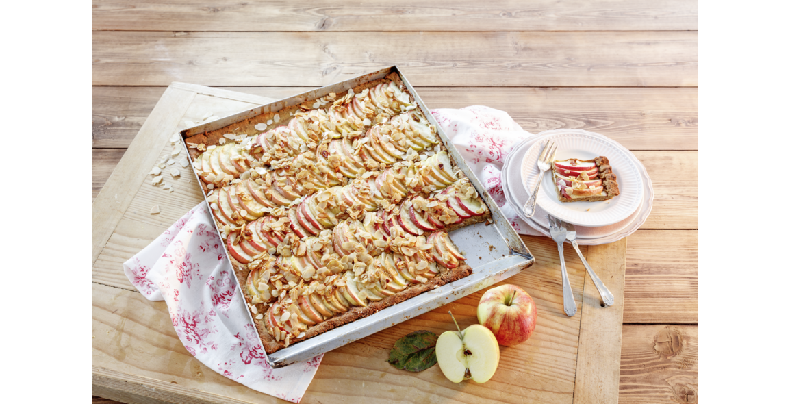 Apple cake with almond flour and coconut flour