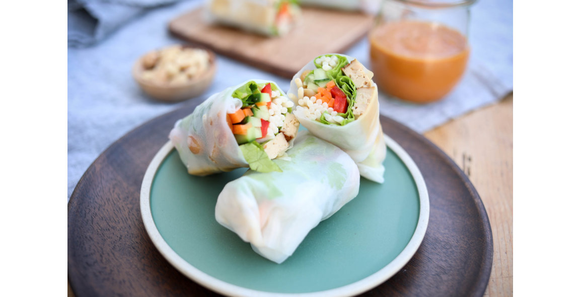 Veggie summer rolls with peanut dressing