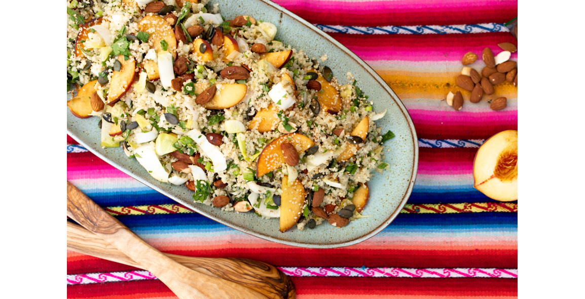Quinoa salad with peaches and almond