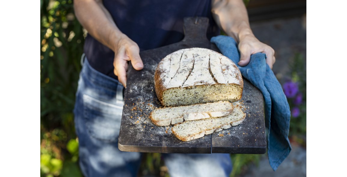 Bread with oat, linseed and chia
