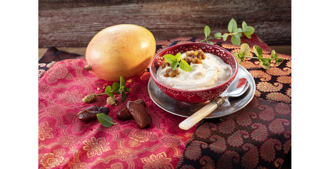 Oriental dessert with Rapunzel Mischmus 4 Nuts