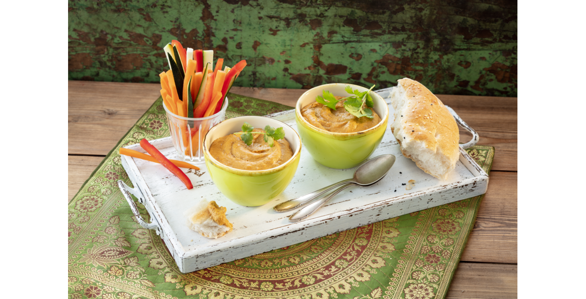 Tomato banana dip with Rapunzel Mix Mush 4 Nuts