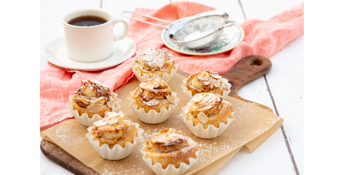 Brioche with macadamia filling