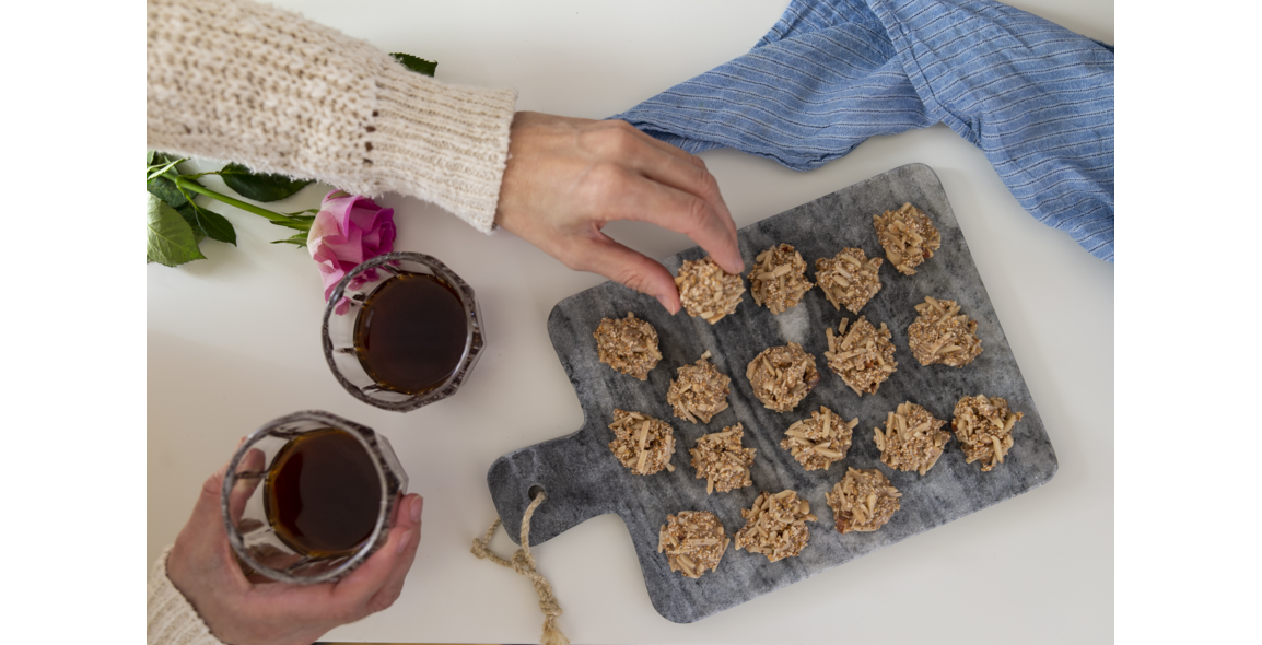 White chocoate with Almond- Amaranth Crispy cookies with Tonka