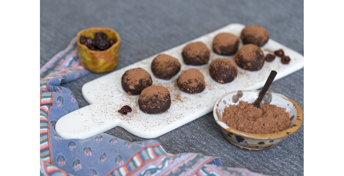 Tsampaballs with cranberries