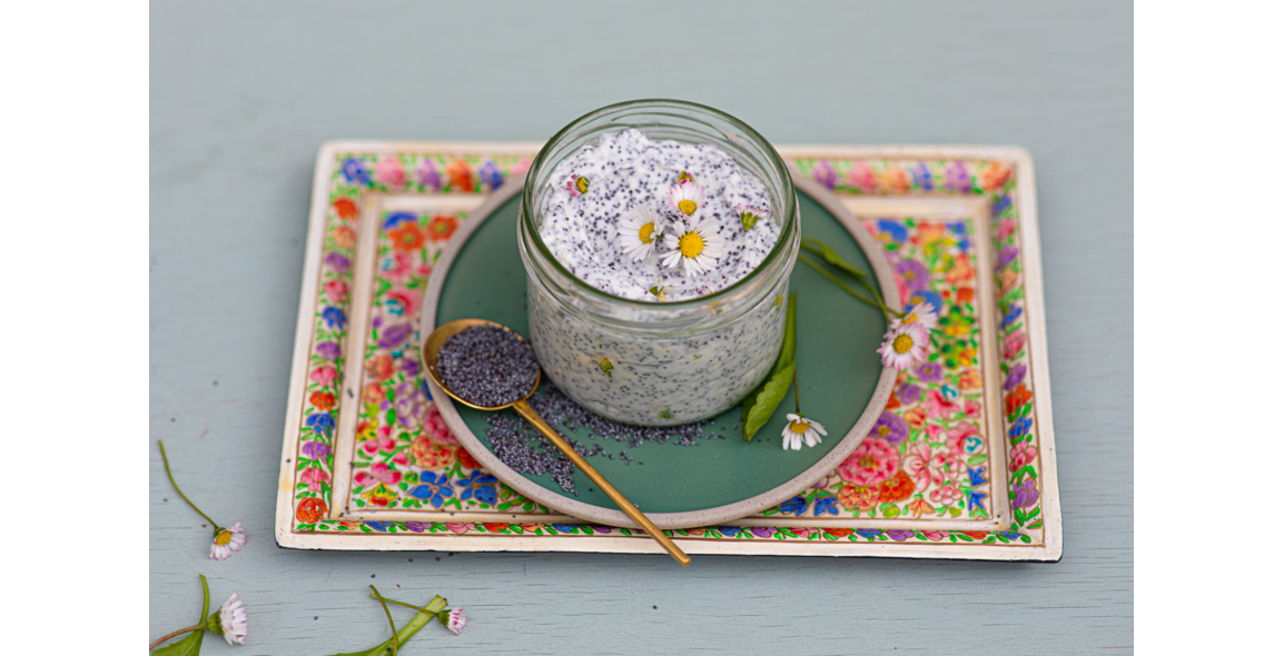 Quark and poppy seed honey Daisy peeling