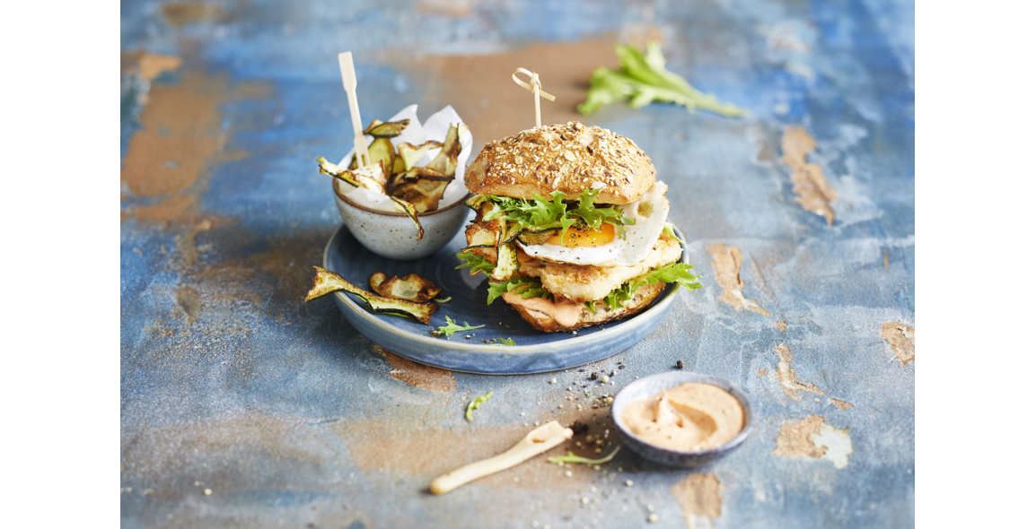 Halloumi fried egg burger