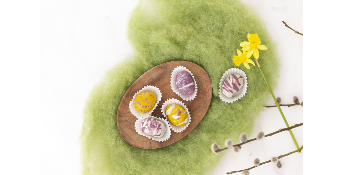 Apricot easter eggs