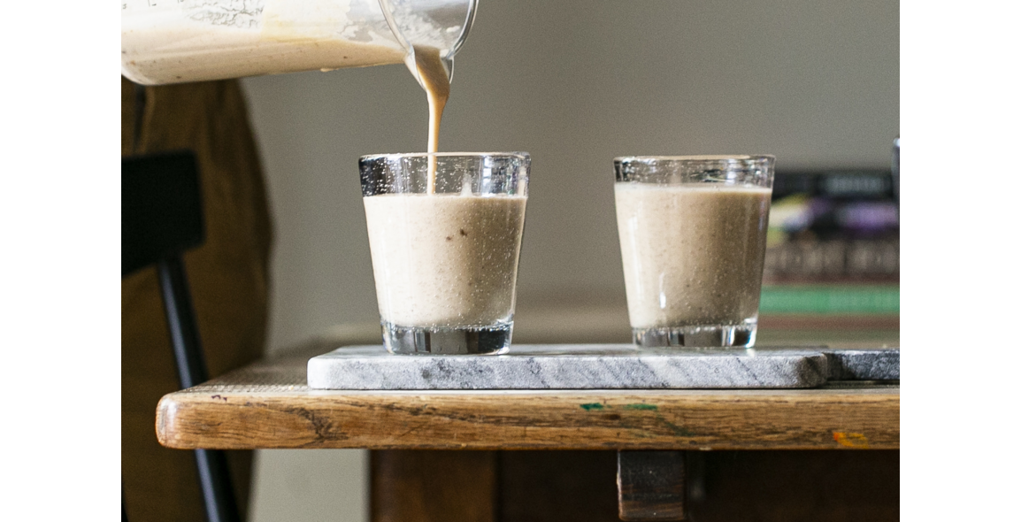 Tahini-Date-Smoothie