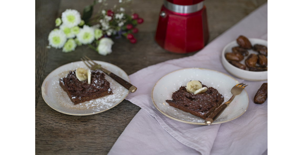Vegan brownies with sweet potatoes, almonds and dates