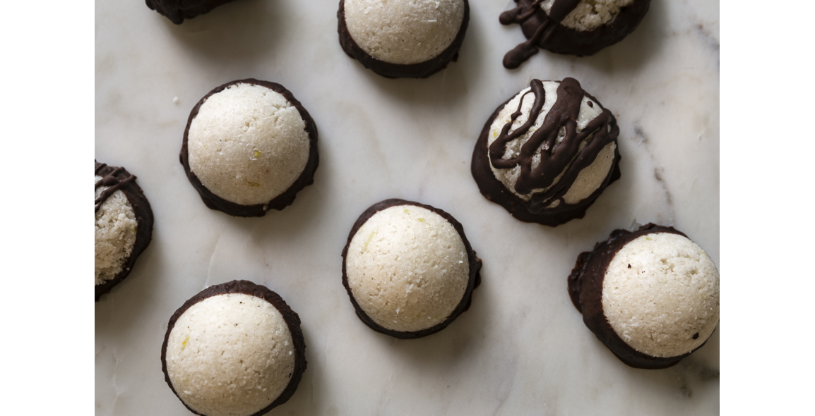 Coconut macaroons, vegan