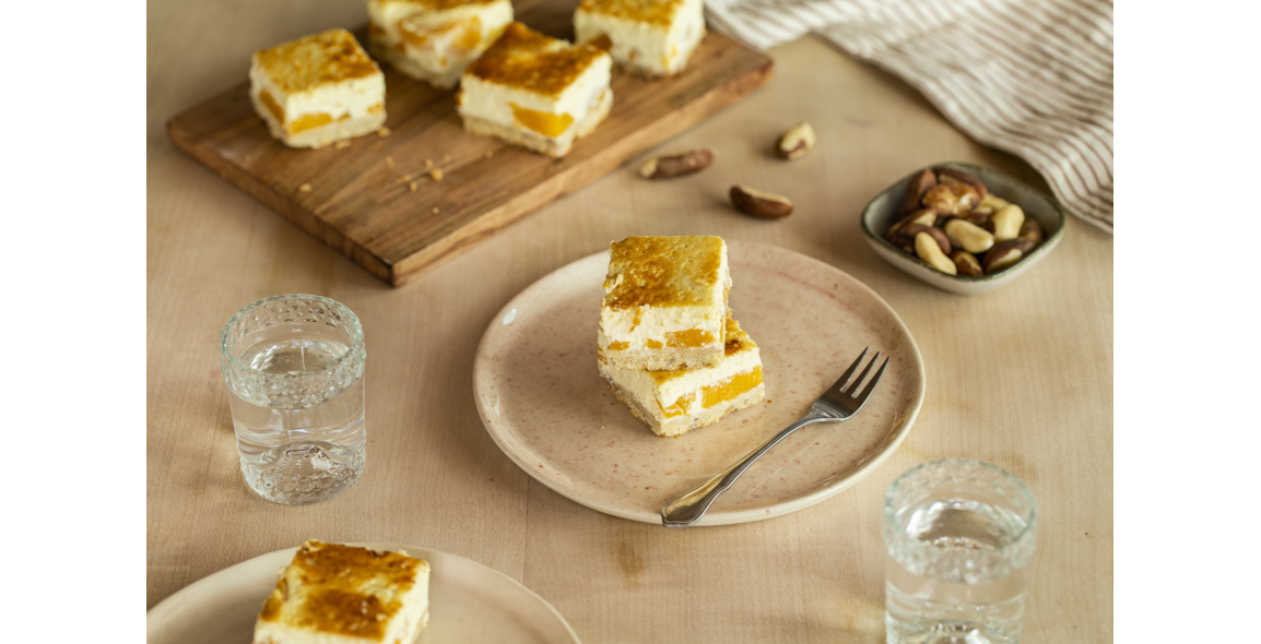 Brazil nut cake with apricots