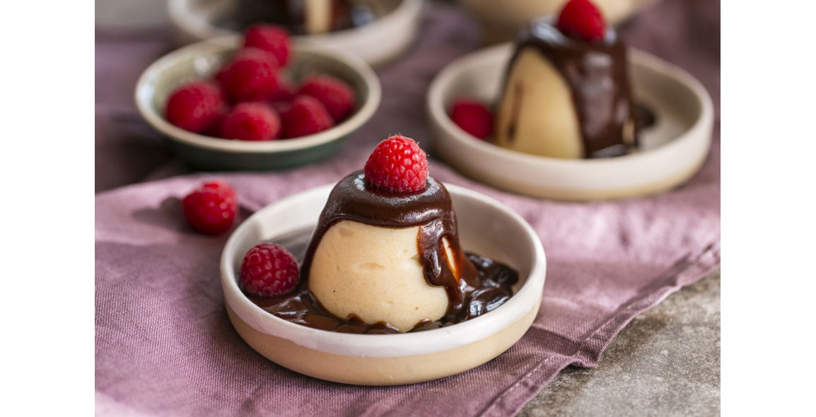 Coconut semolina flummery with bionella sauce