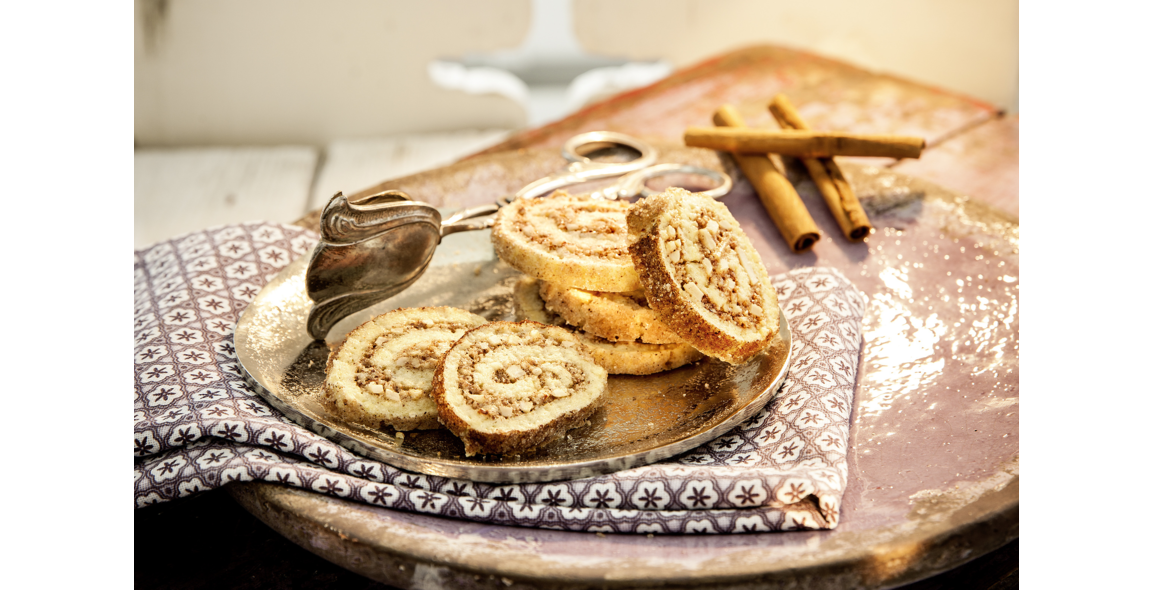 Cinnamon crisps