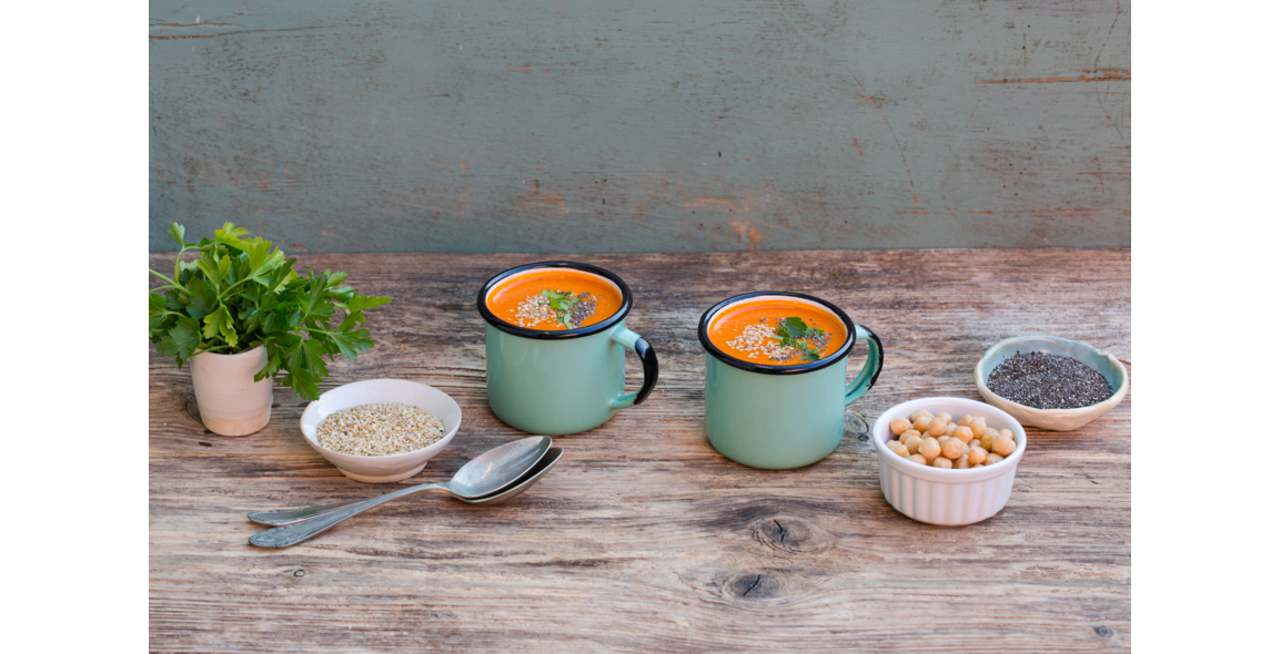 Tomato soup with chickpeas and coconut milk